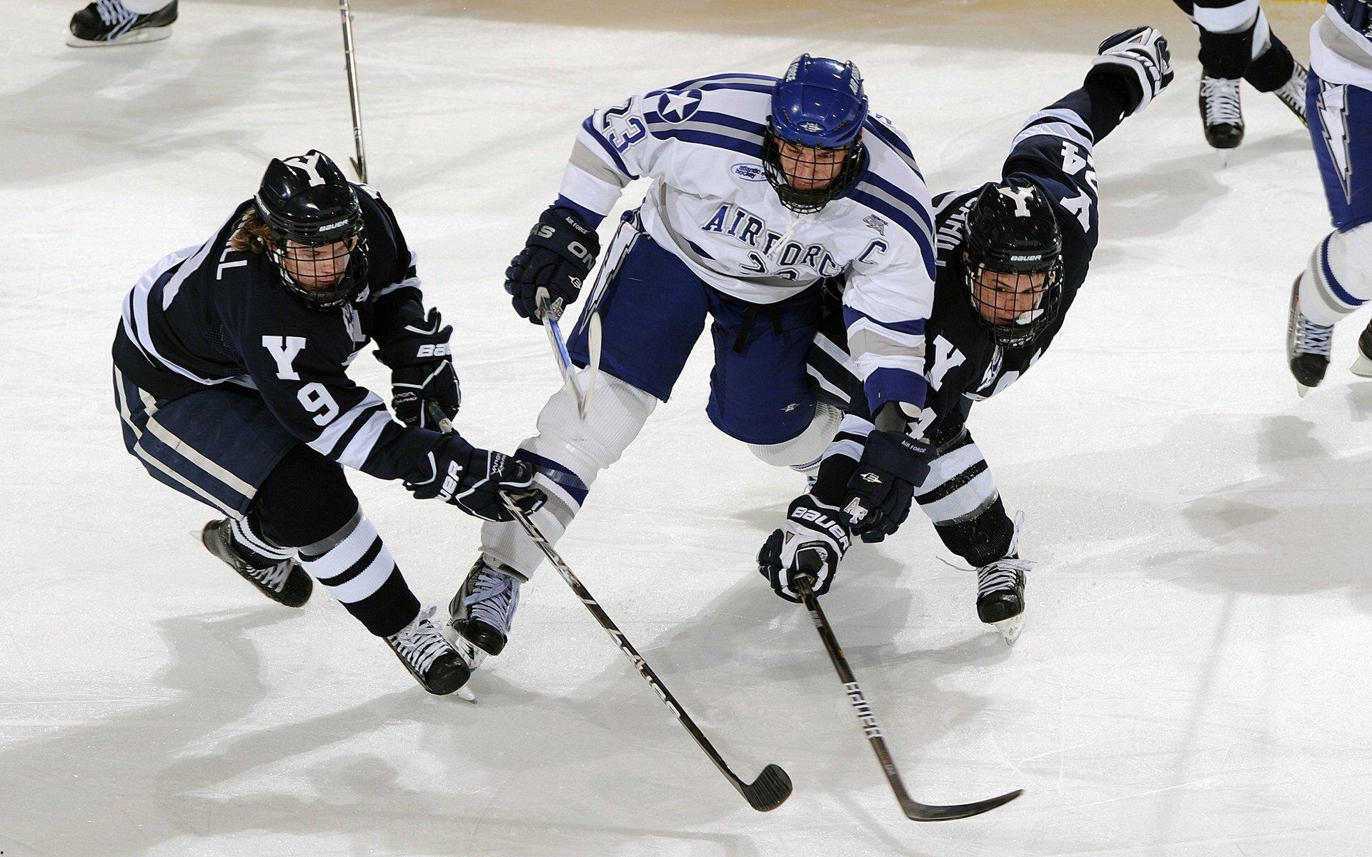 NBA季后赛激战正酣 东西部豪强争夺总决